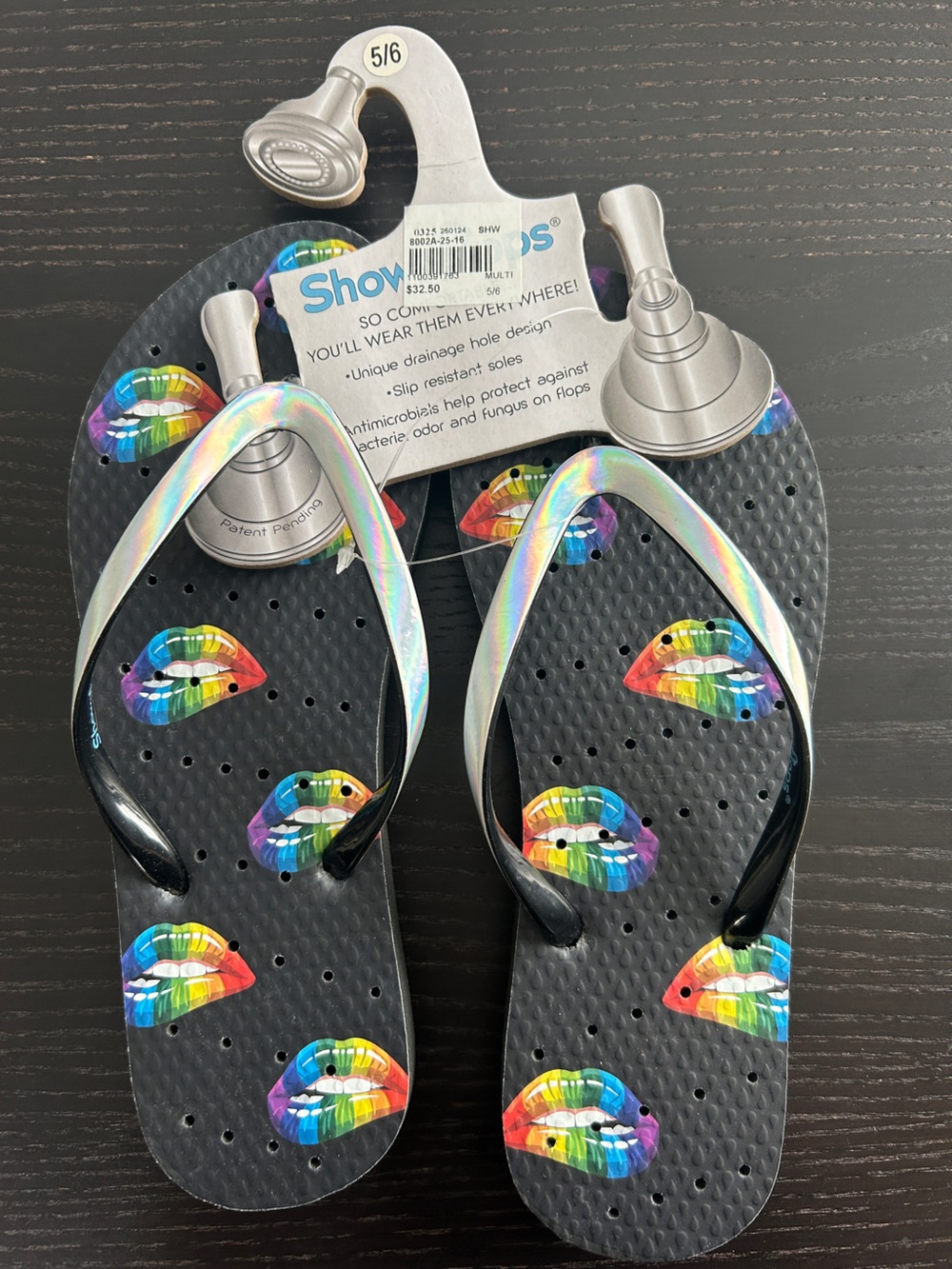 Showaflops Rainbow Lips Black Shower Flip Flops size 5/6 NWT
